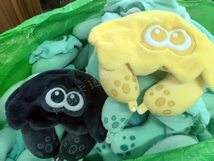 Comparison of different U-shaped neck pillow designs Comparison of different U-shaped neck pillow designs